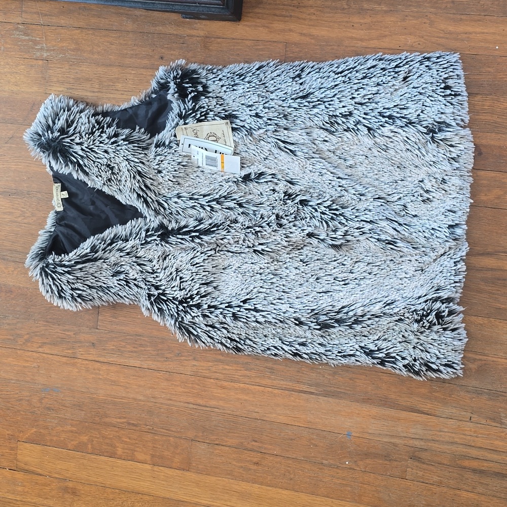 BNWT faux fur vest